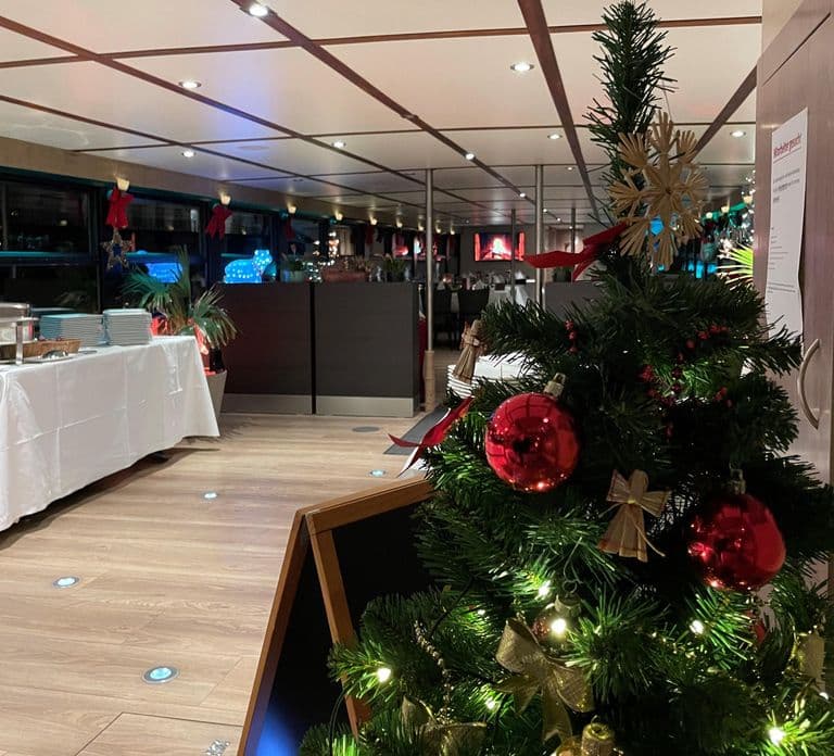 Berlin: Weihnachtliche Schifffahrt mit Glühwein