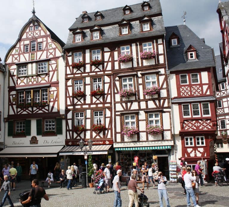 Bernkastel: Boat and covered wagon ride from/to Bernkastel-Kues