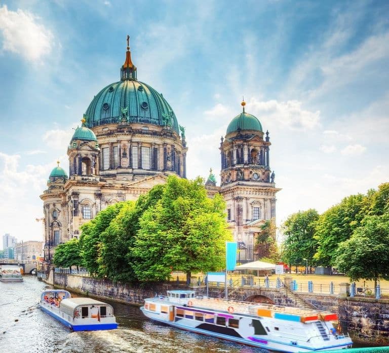 Bester Berlin-Landausflug ab dem Hafen Warnemünde oder Rostock