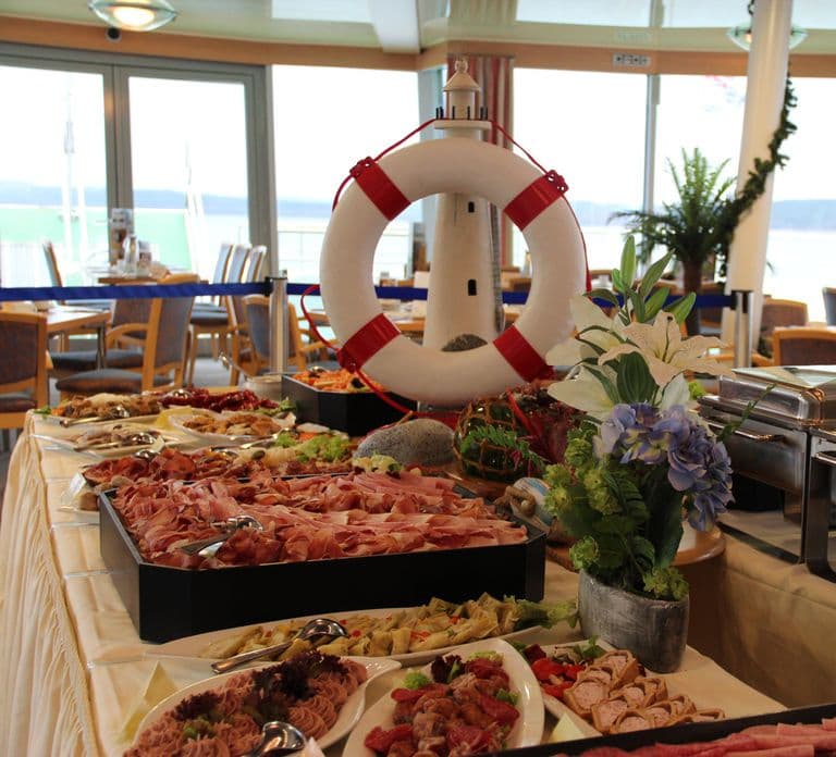 Biggesee: XXL-Bootsfahrt mit All-Inclusive-Brunchbuffet