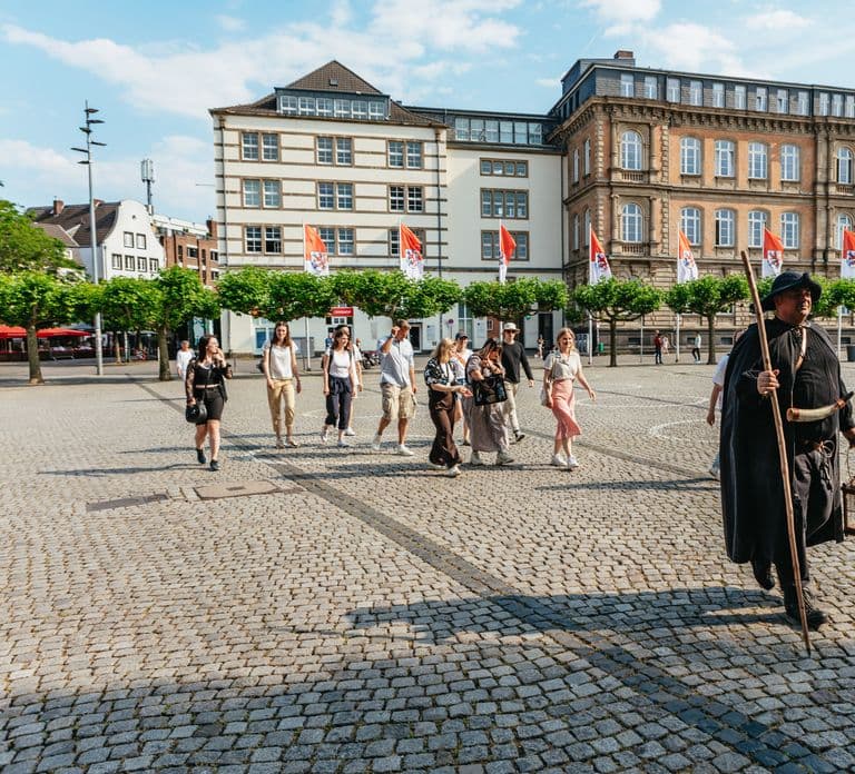 Düsseldorf: Guided Tour with a Night Watchman