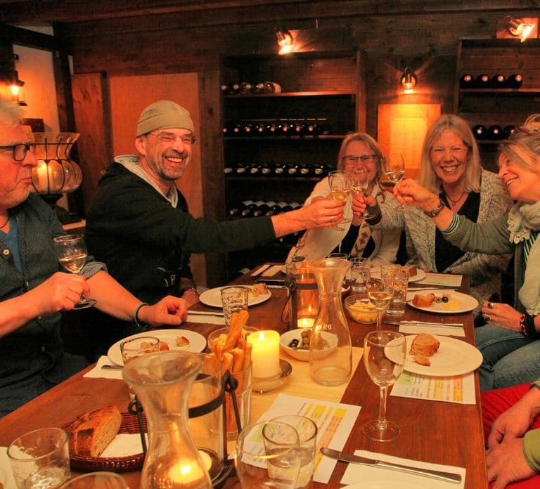 Köln-Nippes: Gourmet-Weinprobe mit Käseplatte