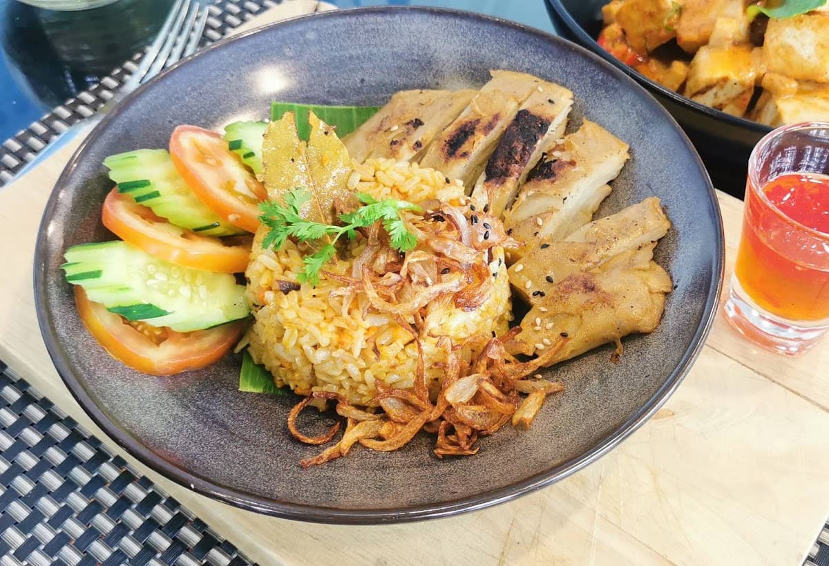 Moreganic Restaurant Away Thapae Resort (Chiang Mai)