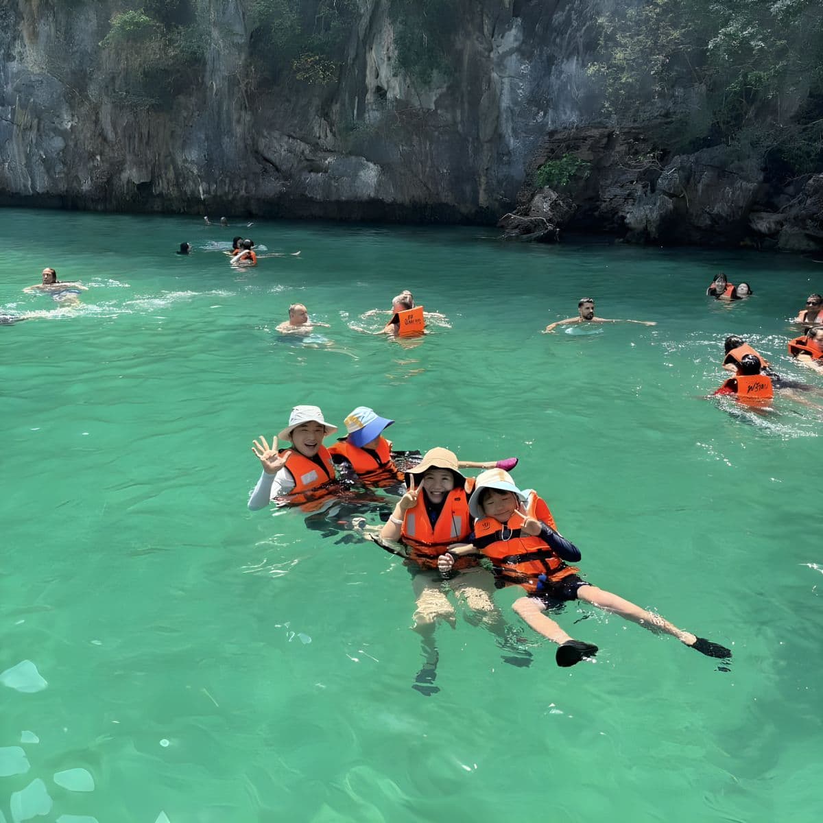 Transfert aller simple en hors-bord depuis / vers Phuket - Phi Phi