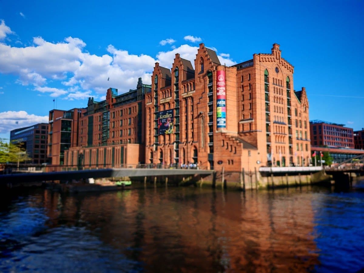 Hop-On Hop-Off Harbor Tour with International Maritime Museum Ticket