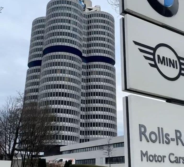 Munich: BMW Museum & BMW Welt Private Guided Tour