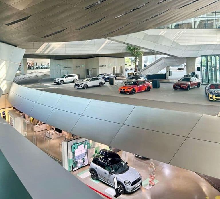 Munich: BMW Museum & BMW Welt Private Guided Tour