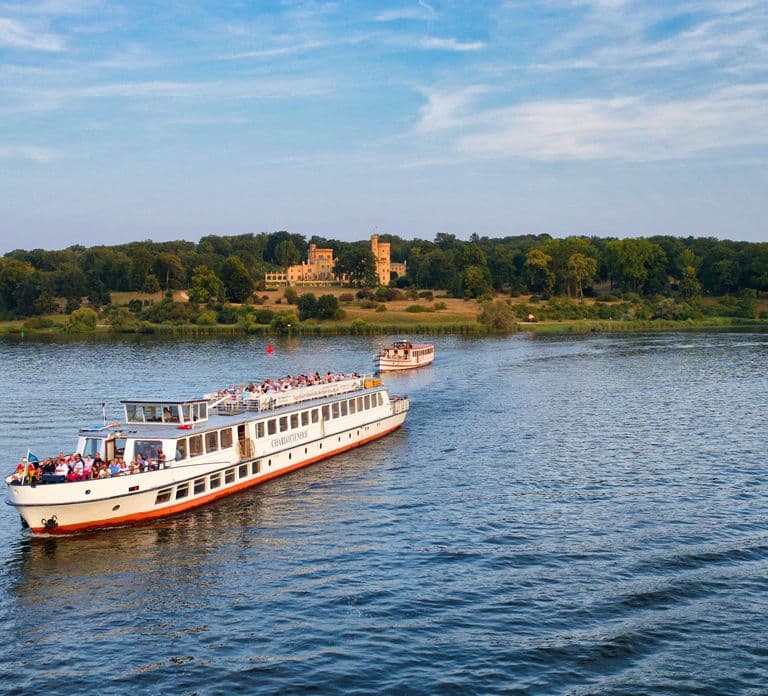 Potsdam: Palace Tour by Boat