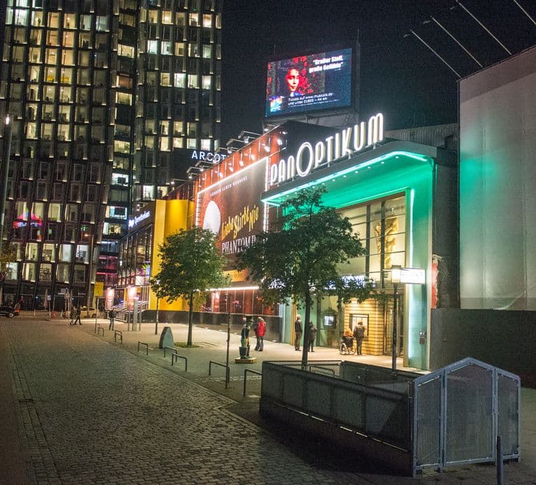 St. Pauli Nightlife Tour mit Drag Queen auf Deutsch