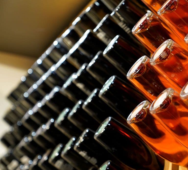 Wiesbaden: Sparkling Winemaking Tour with 3-Glass Tasting