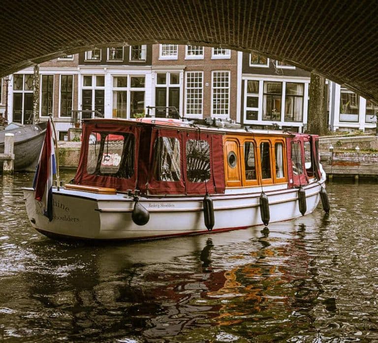 Amsterdamse rondvaart door de grachten met live gids