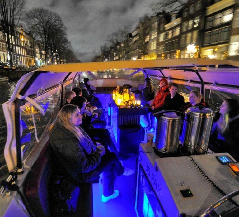 AMSTERDAM LIGHT FESTIVAL: #1 CANAL CRUISE INCL. DRINKS