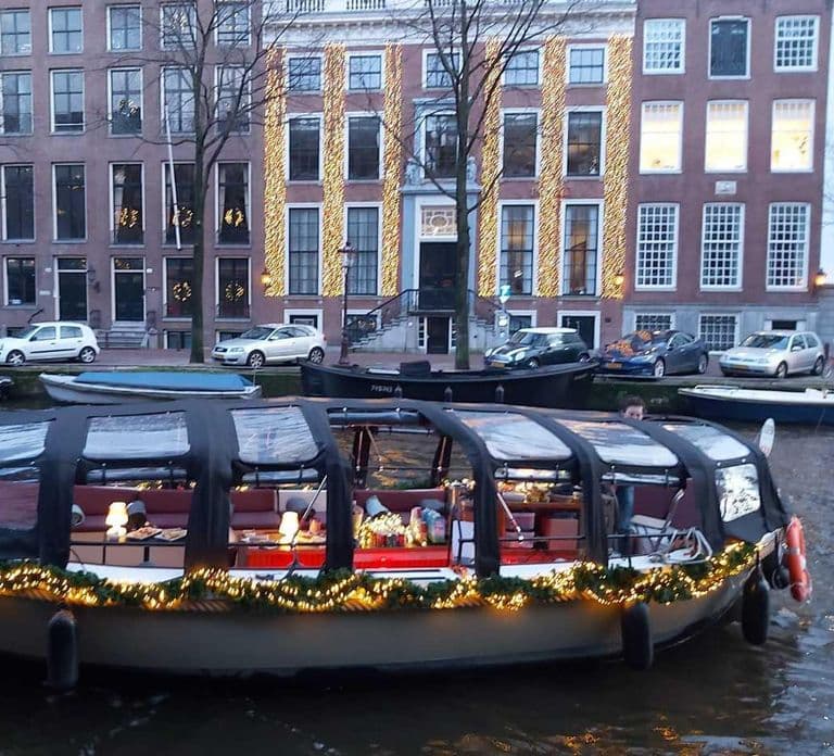 AMSTERDAM LIGHT FESTIVAL: #1 CANAL CRUISE INCL. DRINKS