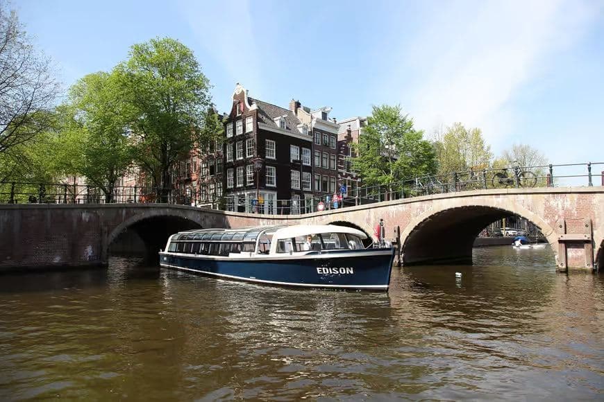 Amsterdam : croisière de 75 minutes sur les canaux avec audioguide