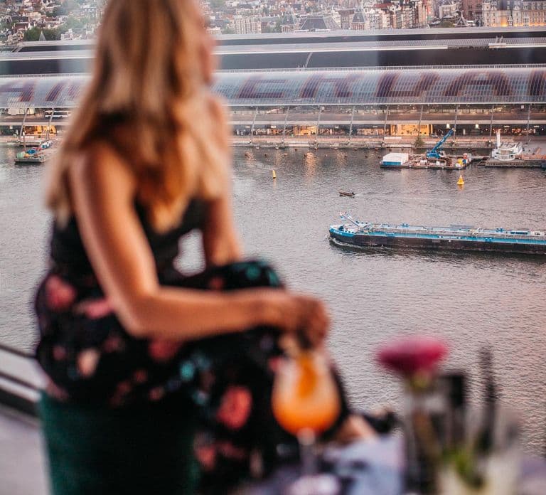 Amsterdam: Bilet wstępu do A'DAM Lookout z burgerem