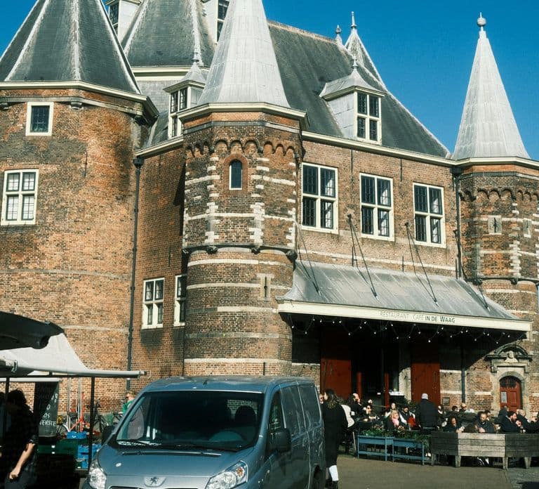 Amsterdam: Piesza wycieczka z przewodnikiem śladami Anne Frank w języku DE/EN/IT/ES