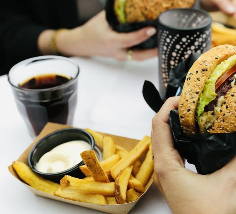 Amsterdam: Rejs z kolacją w formie burgera