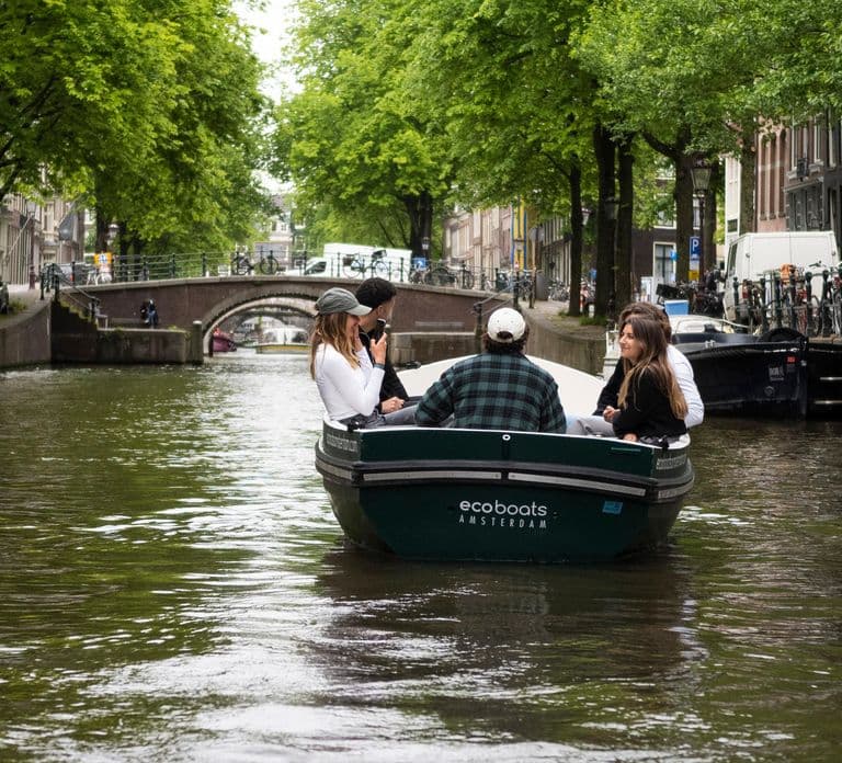 Amsterdam: Captain For a Day 2시간 보트 대여