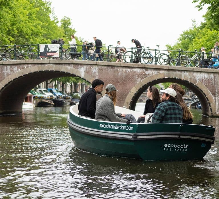 Amsterdam: Captain For a Day 2시간 보트 대여