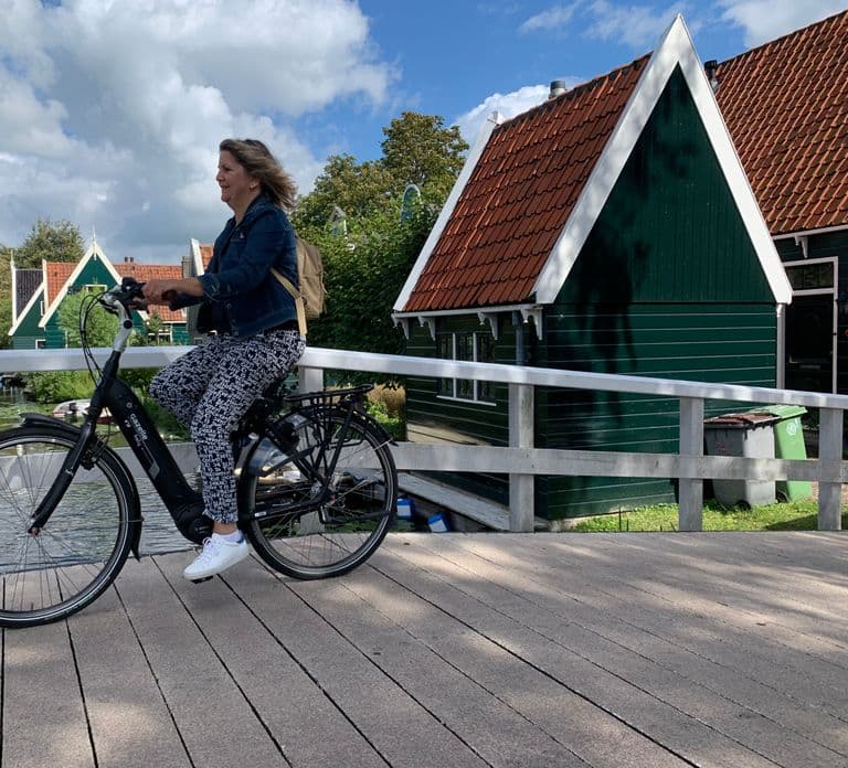 Amsterdam: Wycieczka rowerowa po wsi i wiatraki w Zaanse Schans