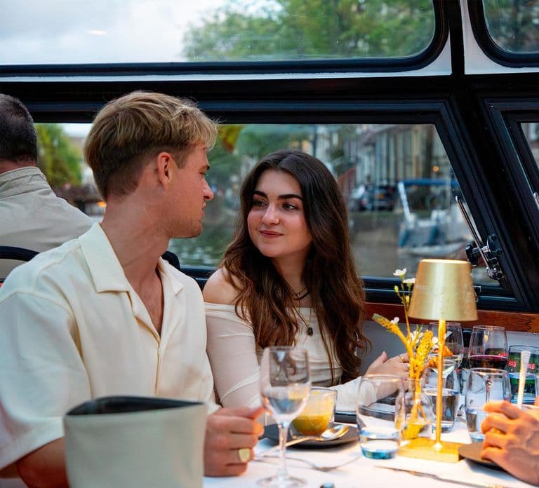 Amsterdam: Crociera con cena e menu di 4 portate