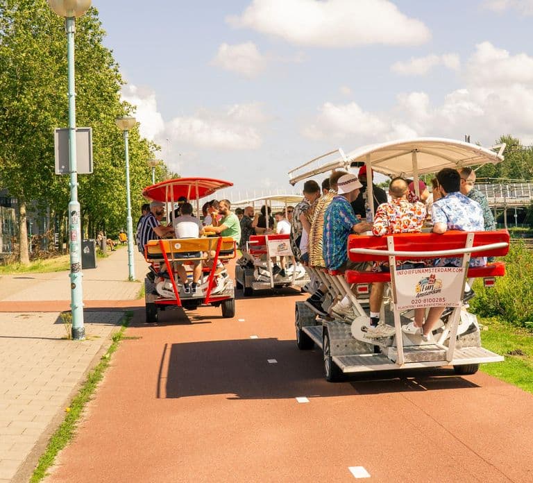 Amsterdam: Dutch Beer Bike Blast Tour with Onboard Bar
