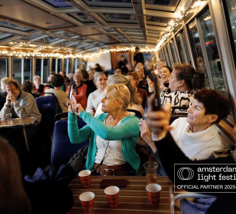 Amsterdam: German Light Festival cruise + unlimited drinks