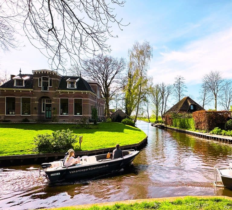 Amsterdam : excursion d'une journée en petit groupe à Giethoorn et Zaanse Schans