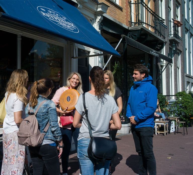Amsterdam: Guided Cultural Food Tour in DE/EN