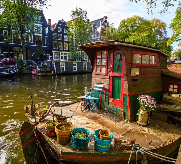 Amsterdam: Guided Cultural Food Tour in DE/EN