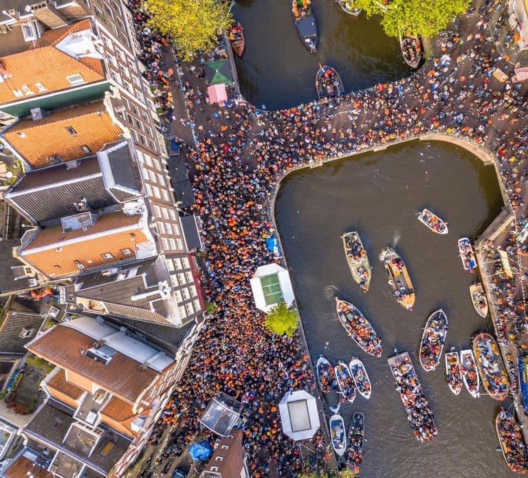 Amsterdam: Festa in barca per il King's Day con bevande illimitate