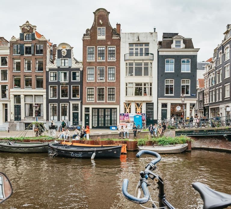 Amsterdam: Jordaan District Local Food Walking Tour