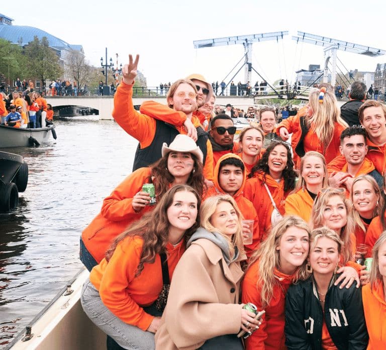 Amsterdam: Crociera di festa per il Giorno del Re con open bar e musica