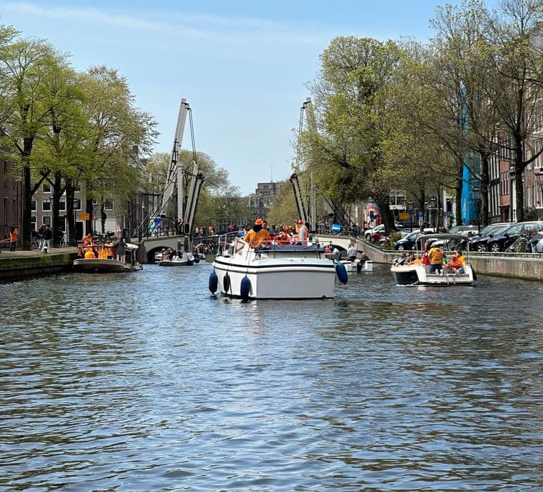 Amsterdam: Kingsday Party Cruise inclusief drankjes