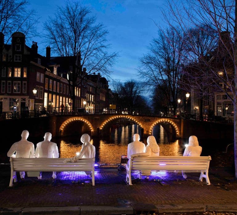 Amsterdam: Light Festival Boat with Unlimited Drinks & Snack