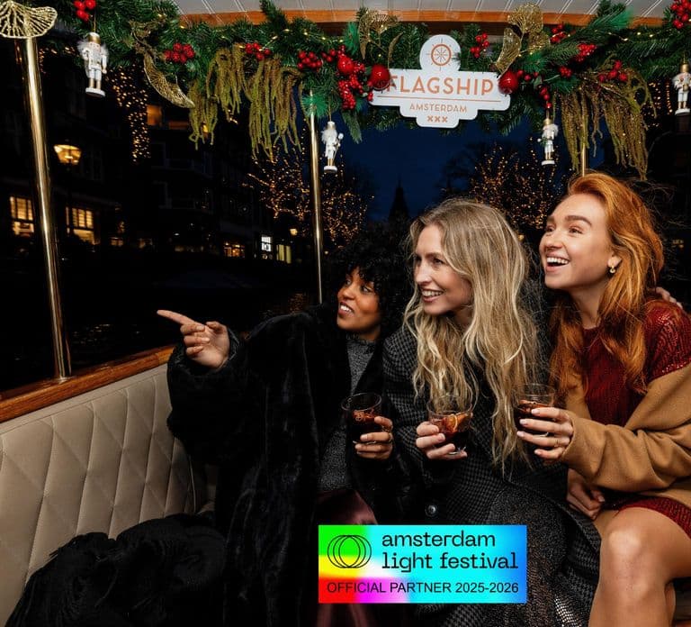Amsterdam: Light Festival Luxury Heated Saloon Boat Cruise