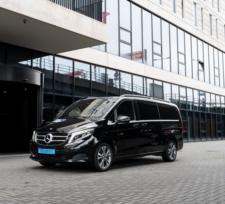 Amsterdam: Privater Flughafentransfer per Taxi zum/vom Flughafen Schiphol