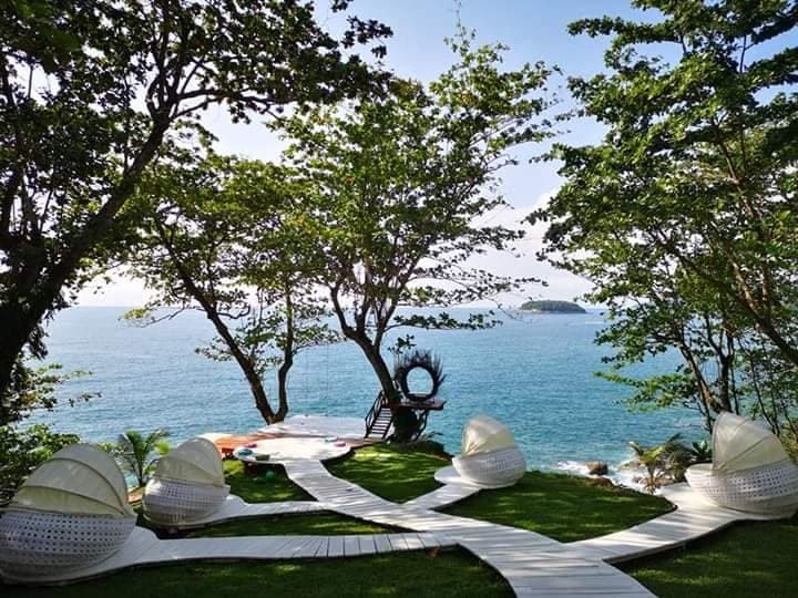 Phuket Rock Beach Swing