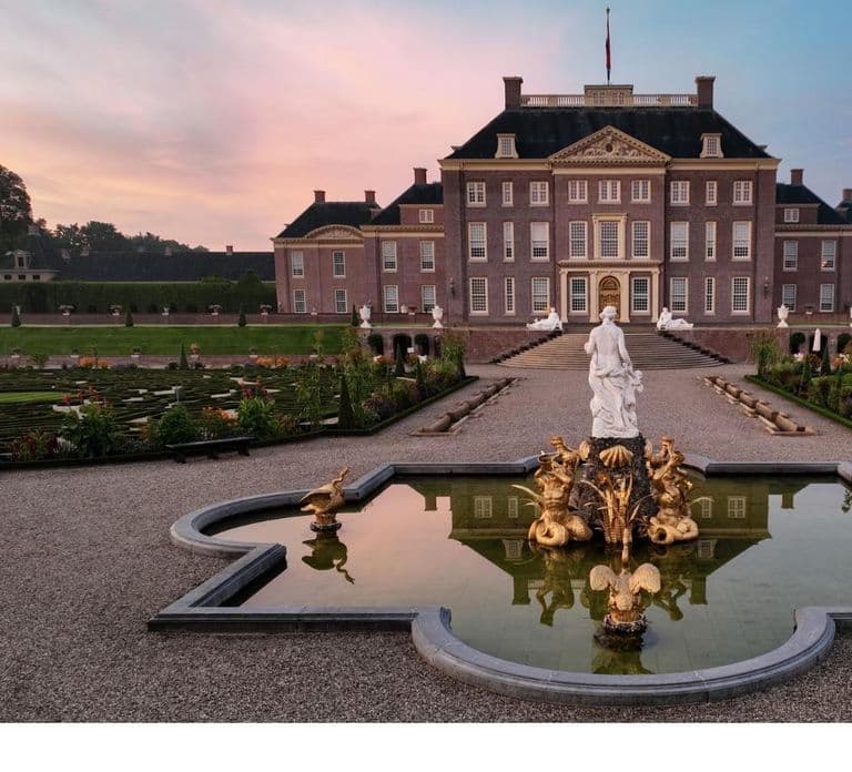 Amsterdam: Private Tour of Kröller-Museum Het Loo Muiderslot