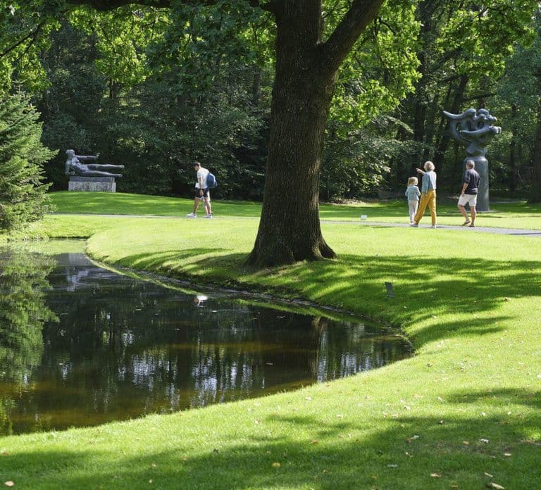 Amsterdam: Private Tour of Kröller-Museum Het Loo Muiderslot