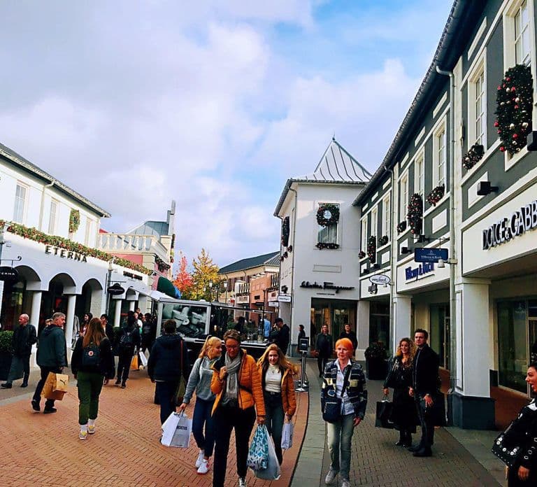 Amsterdam: Roermond Designer Outlet Shopping Day Trip