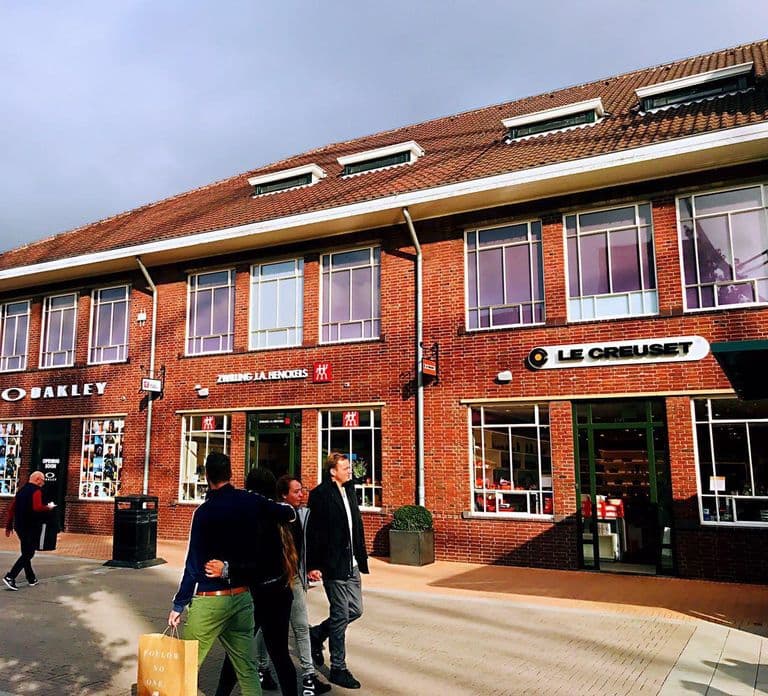 Amsterdam: Roermond Designer Outlet Shopping Day Trip
