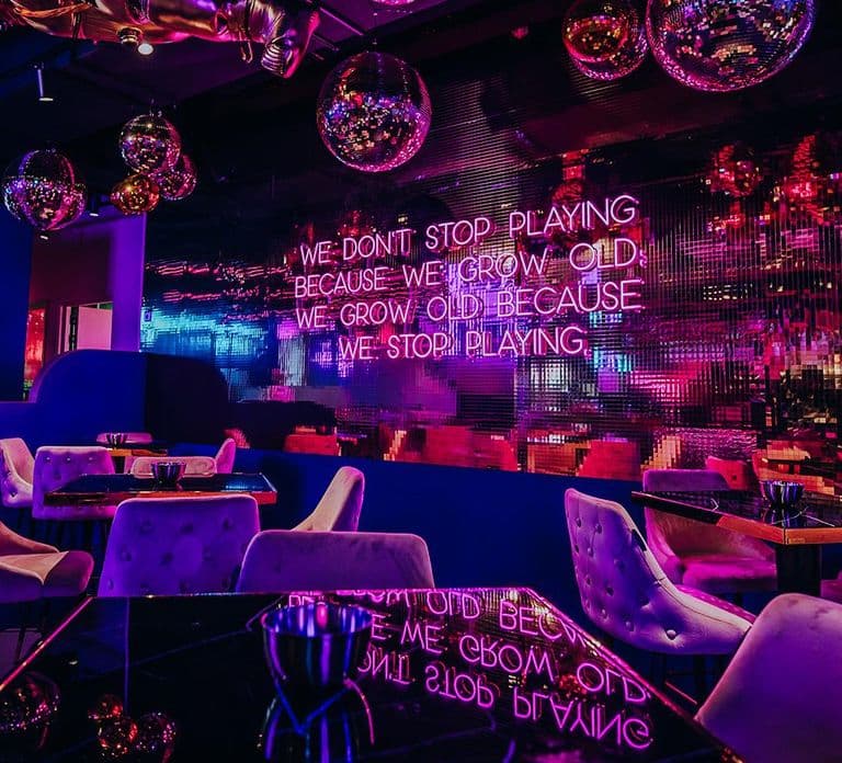 Amsterdam: The All Out - De nummer 1 activity bar