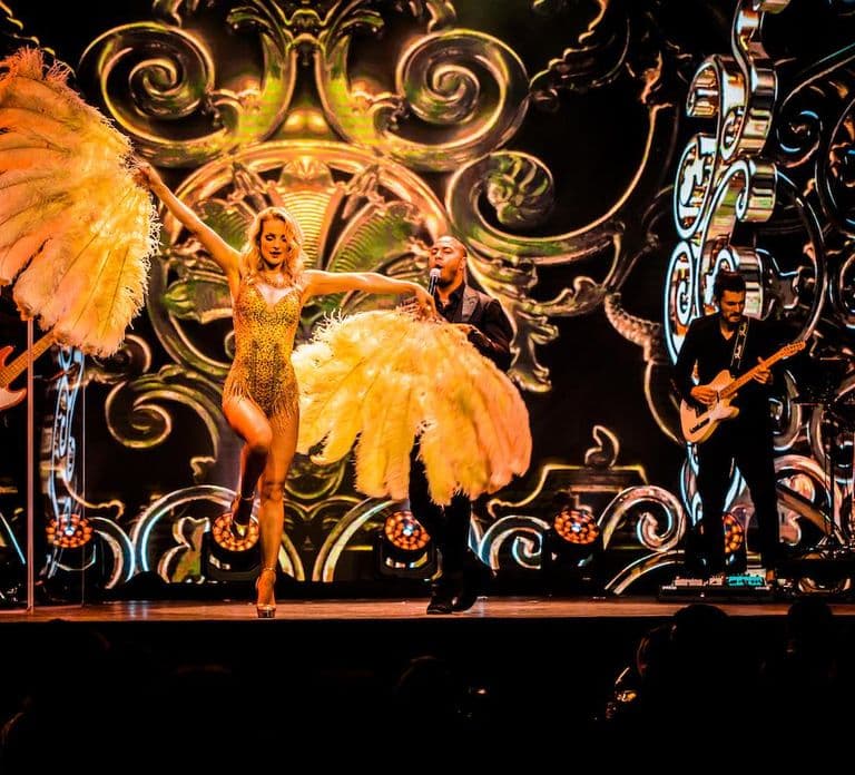Amsterdã: VEGAS Dinner Show com Menu de 3 Pratos para Compartilhar
