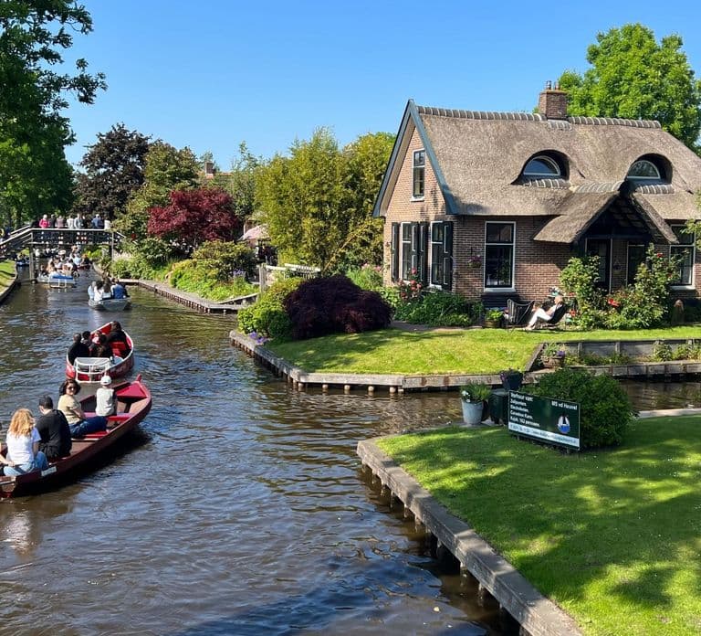 Amsterdam: Tour guidato combinato di Zaanse Schans e Giethoorn