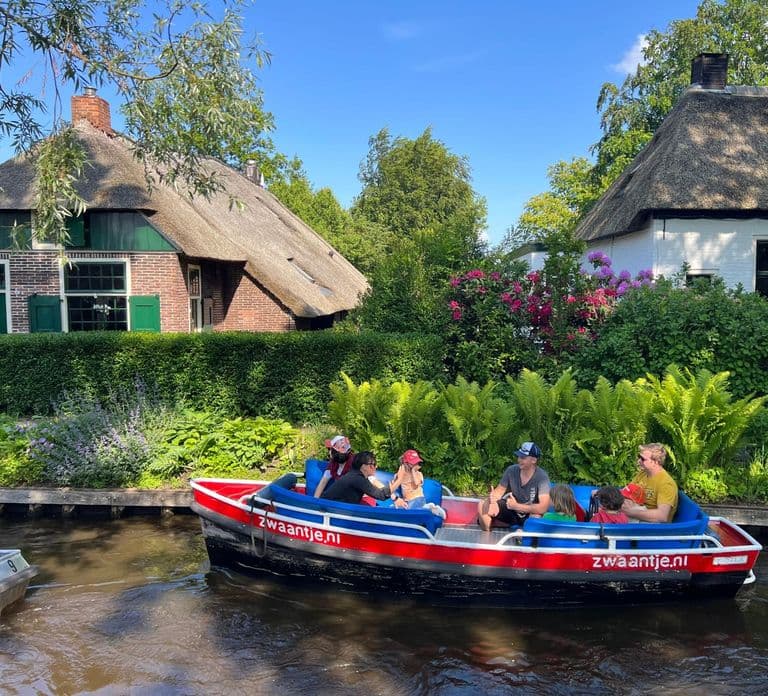 Amsterdam: Tour guidato combinato di Zaanse Schans e Giethoorn