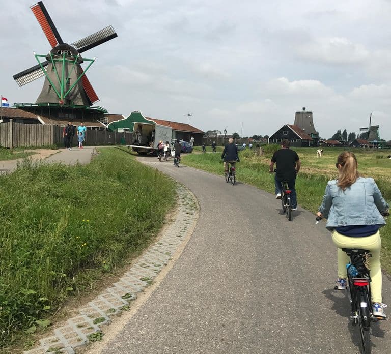 Amsterdam: Tour in bicicletta ai mulini a vento di Zaanse Schans con guida