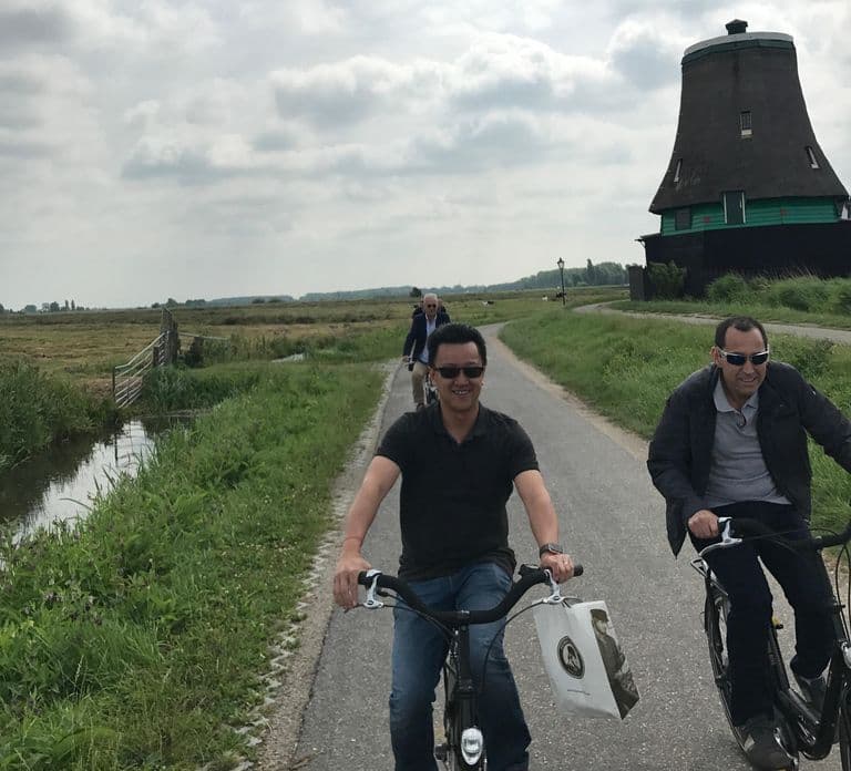 Amsterdam: Fietstocht naar de Zaanse Schans met gids