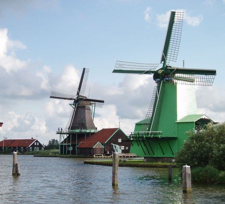Amsterdam: Zaanse Schans Windmills Bike Tour with Guide