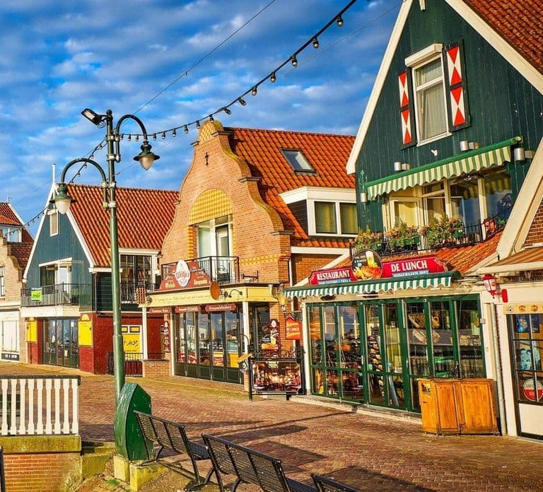 Amsterdam: Zaanse Schans, Windmills & Volendam Private Tour